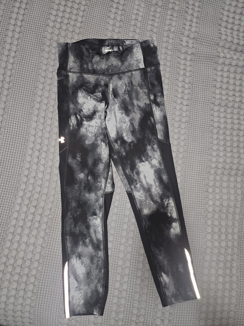 Under Armour Black & Gray Cloud Print Performance Leggings